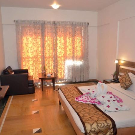 Sapphire Hotel Lonavala Luaran gambar