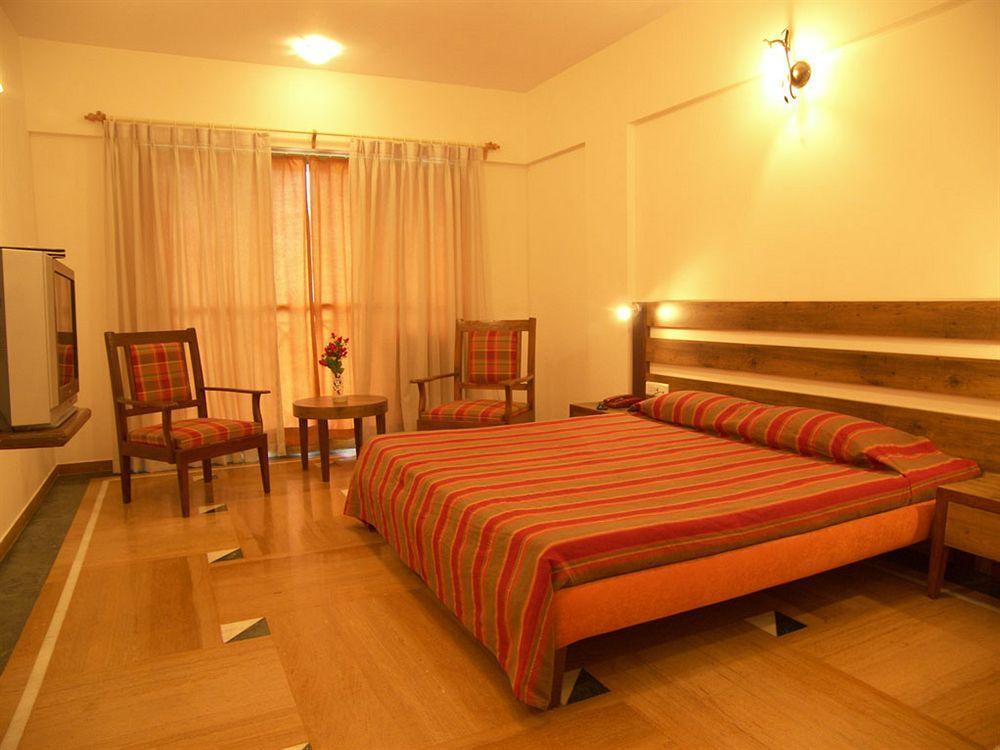 Sapphire Hotel Lonavala Luaran gambar