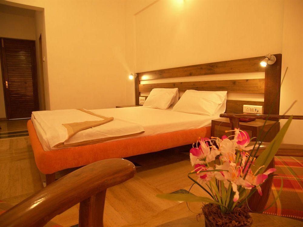 Sapphire Hotel Lonavala Luaran gambar