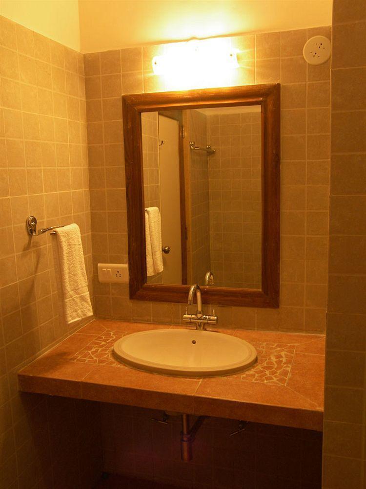 Sapphire Hotel Lonavala Luaran gambar