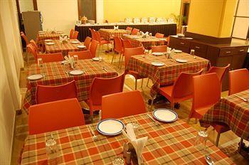 Sapphire Hotel Lonavala Luaran gambar