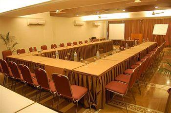 Sapphire Hotel Lonavala Luaran gambar