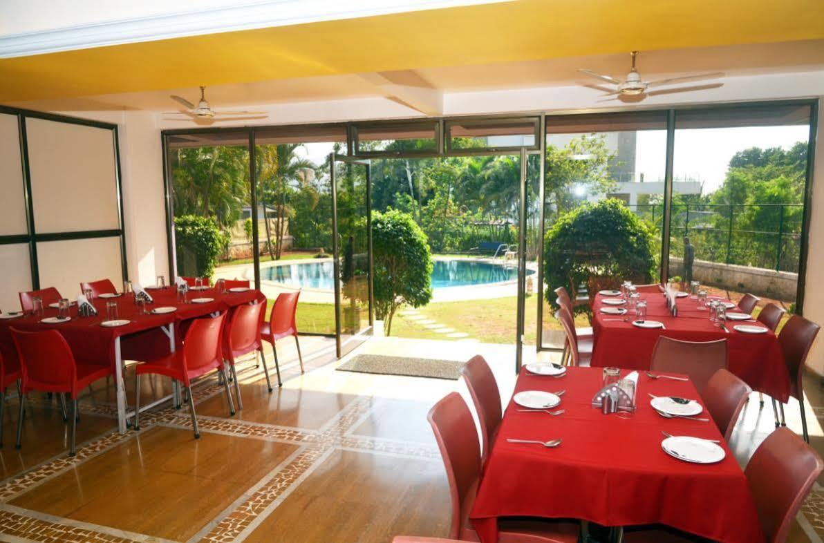 Sapphire Hotel Lonavala Luaran gambar